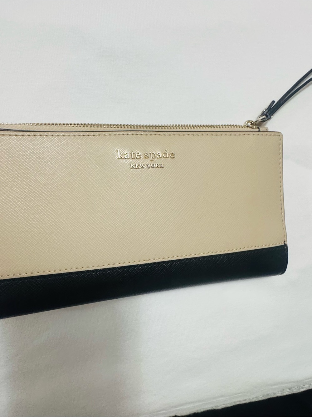 kate spade Two-Tone Cream and Black Saffiano Wristlet